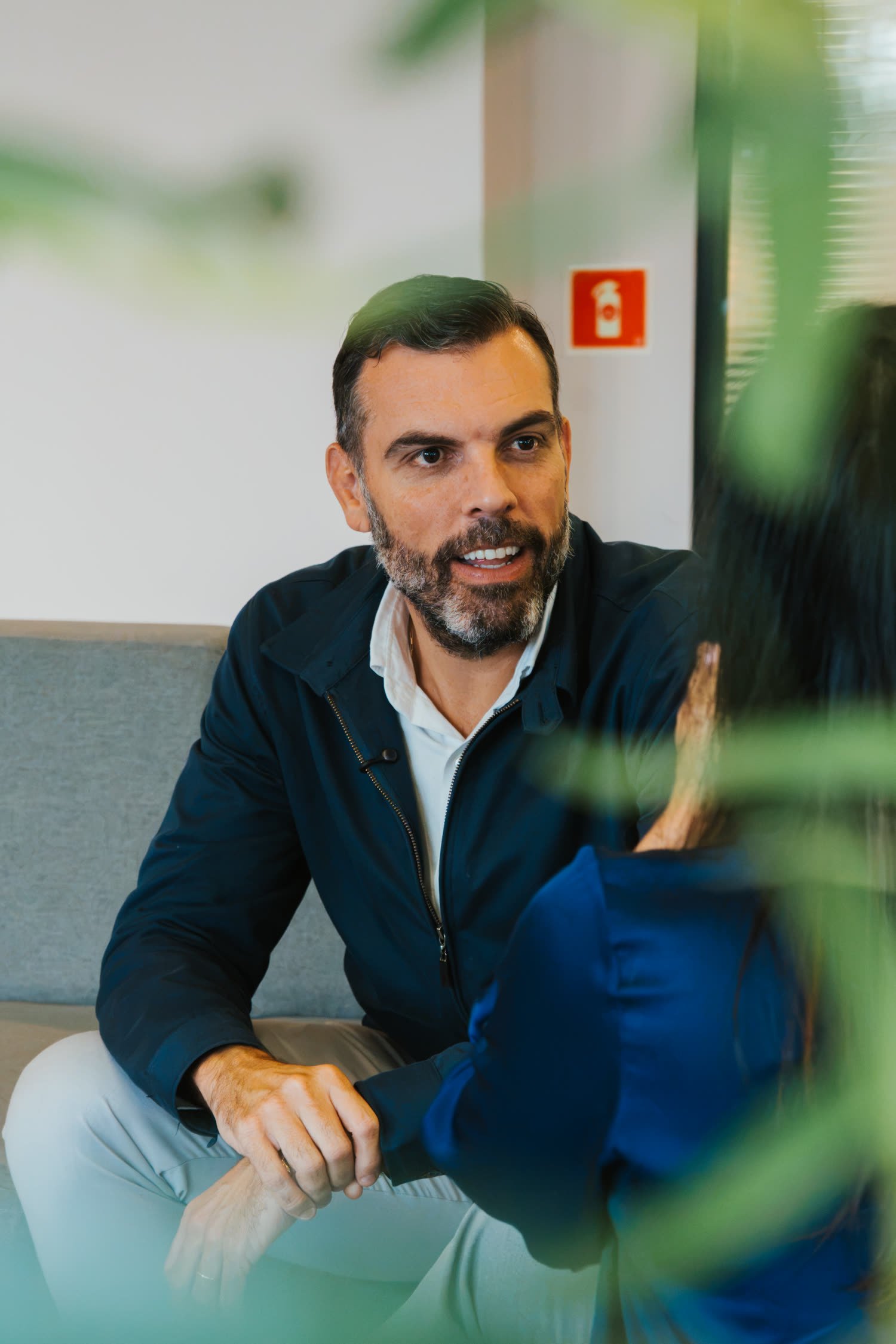 Retrato masculino em entrevista